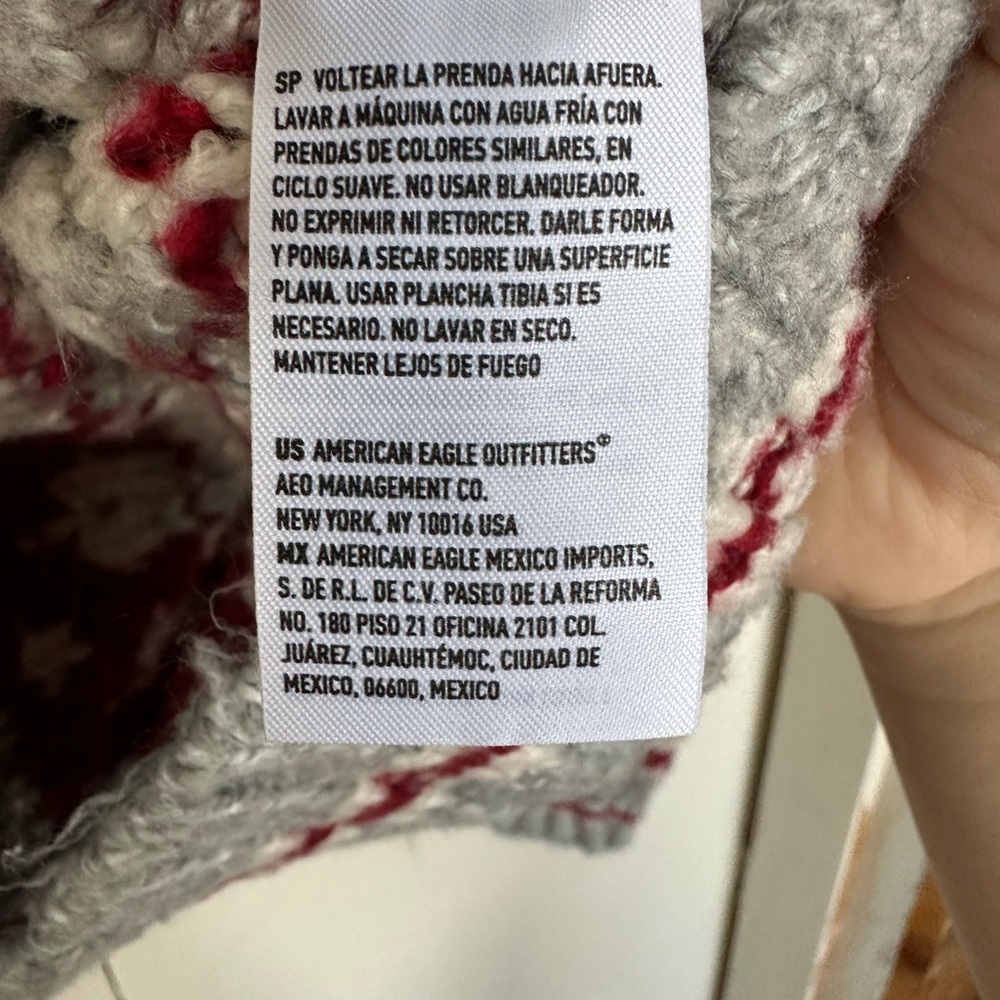 American Eagle Outfitters Red and Gray Cropped Knit Sweater - Picture 7 of 8
